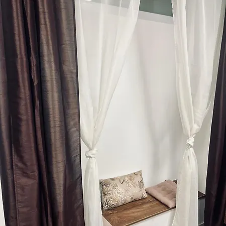 No.2 Tajemství Lucy Apartamento *